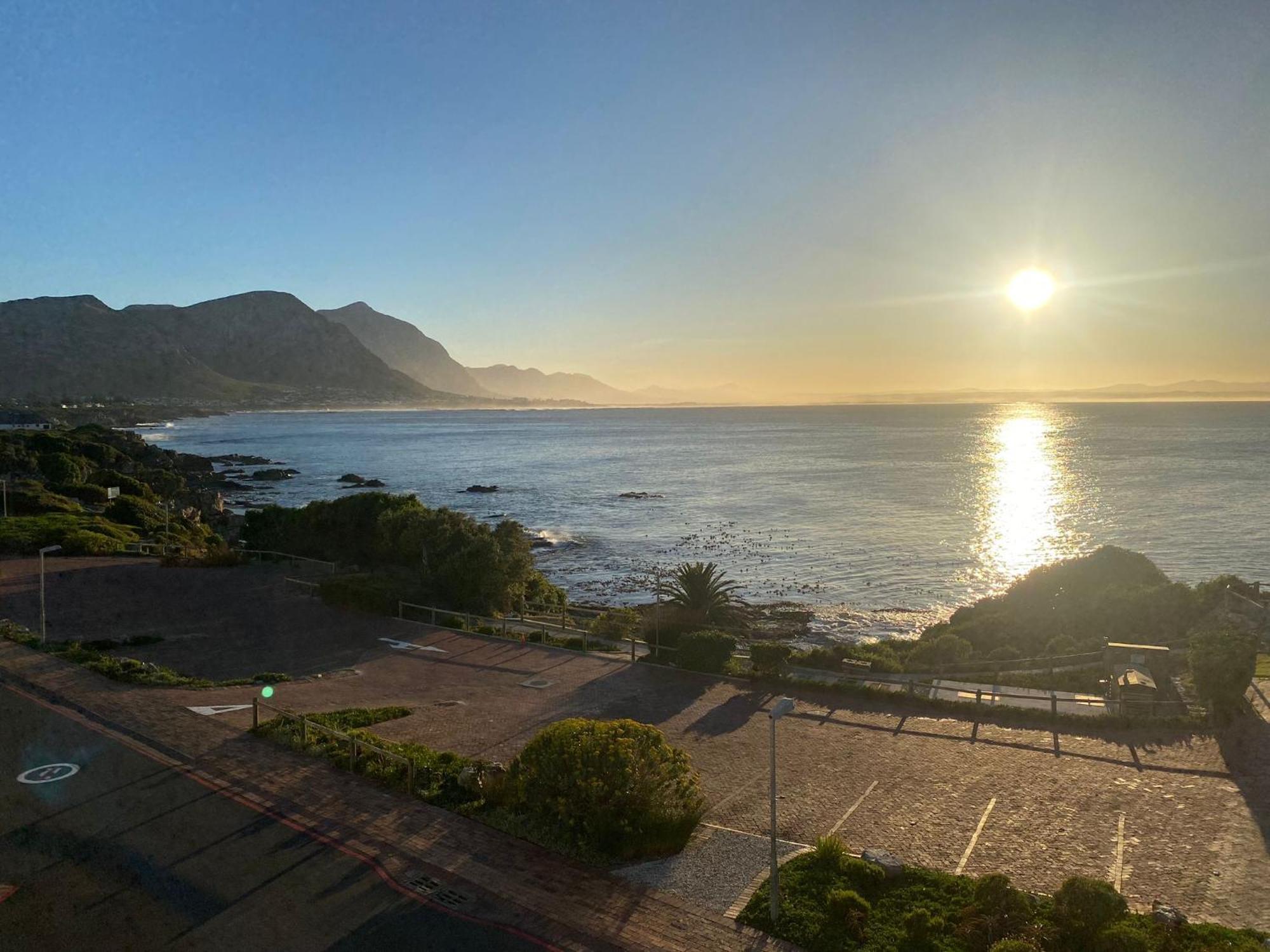 The Sun, Whales & Waves - Seafront Apartment 赫曼努斯 外观 照片